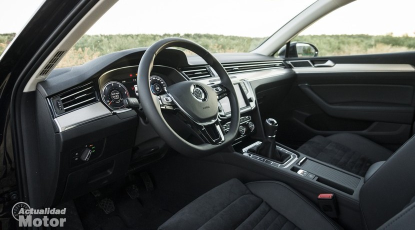Volkswagen Passat 2015 interior